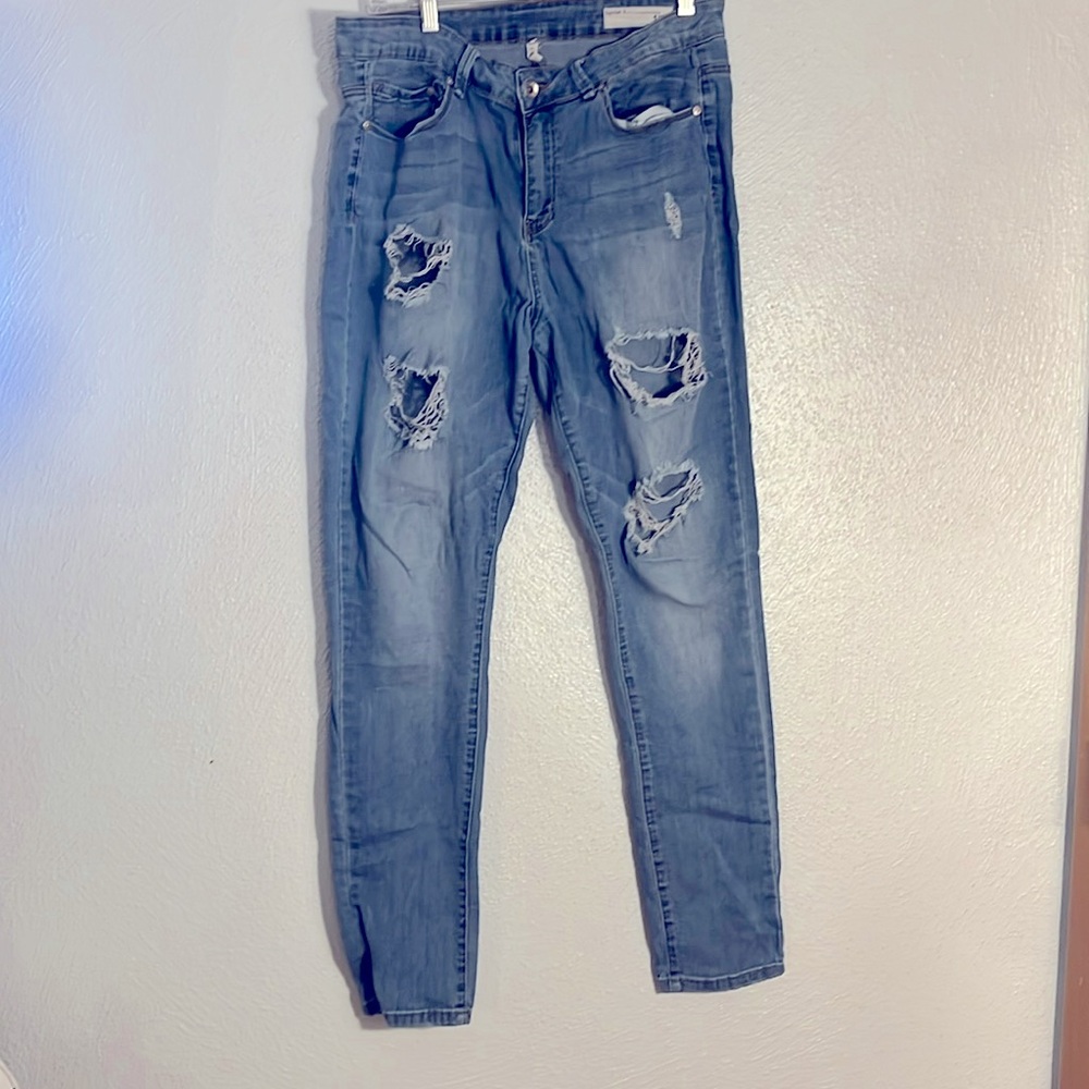 Ripped Skinny Jeans
